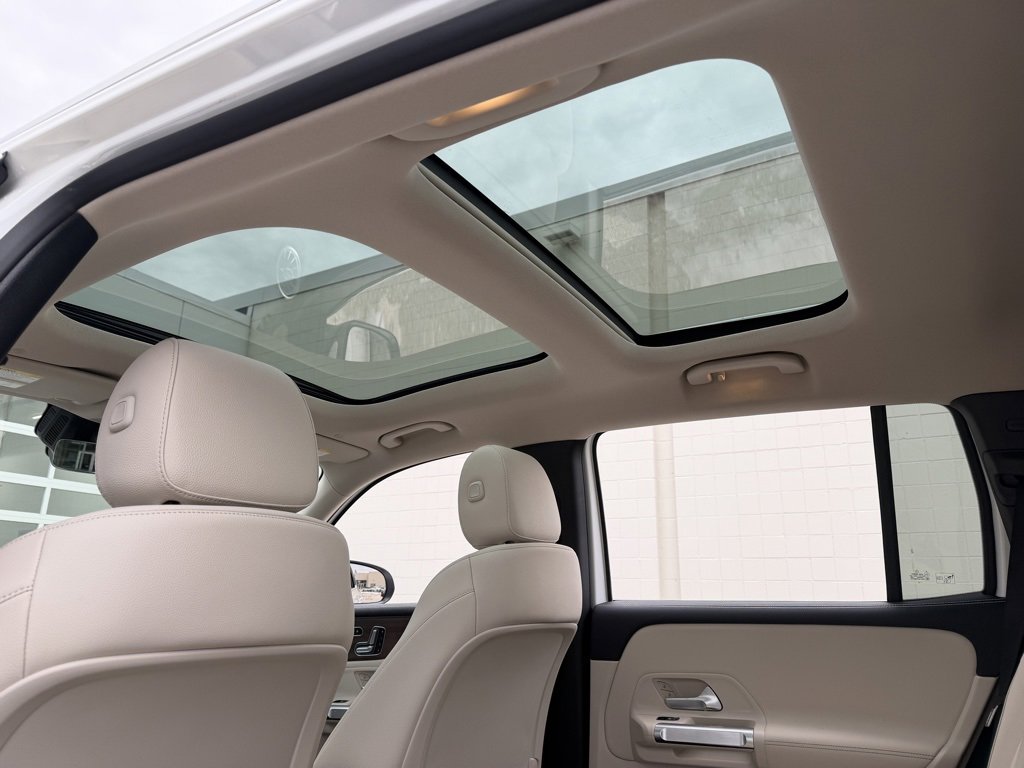 Used 2023 Mercedes-Benz GLB 250 4MATIC image 39