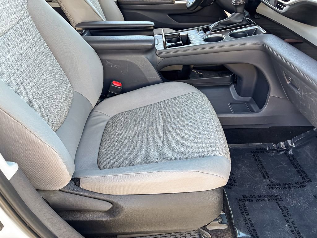 Used 2023 Toyota Sienna LE image 34