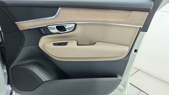 New 2026 Volvo XC90 T8 Plus w/ Protection Package AWD/4WD image 39