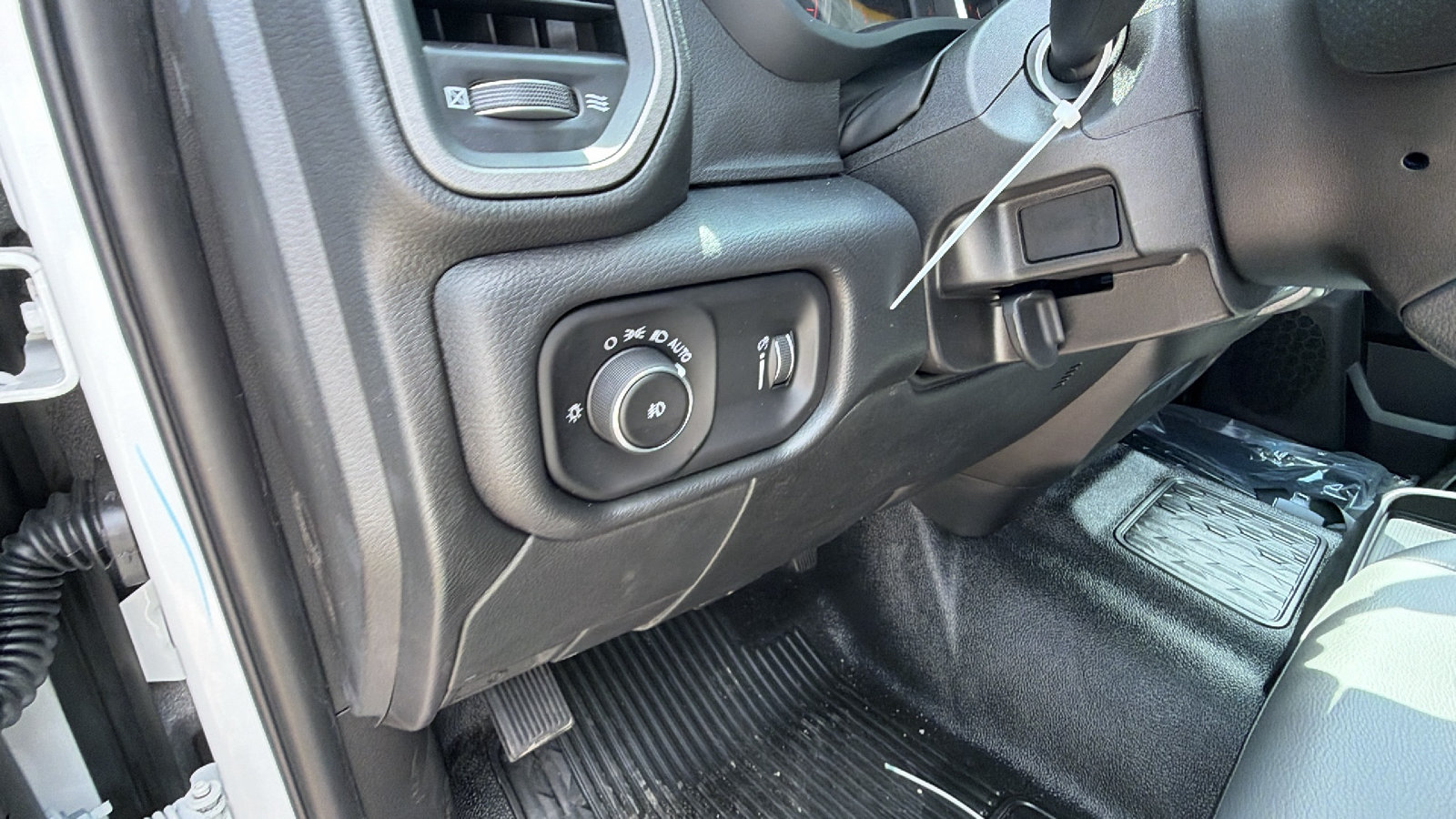 New 2026 RAM 5500 Tradesman w/ Chrome Appearance Group AWD/4WD image 20