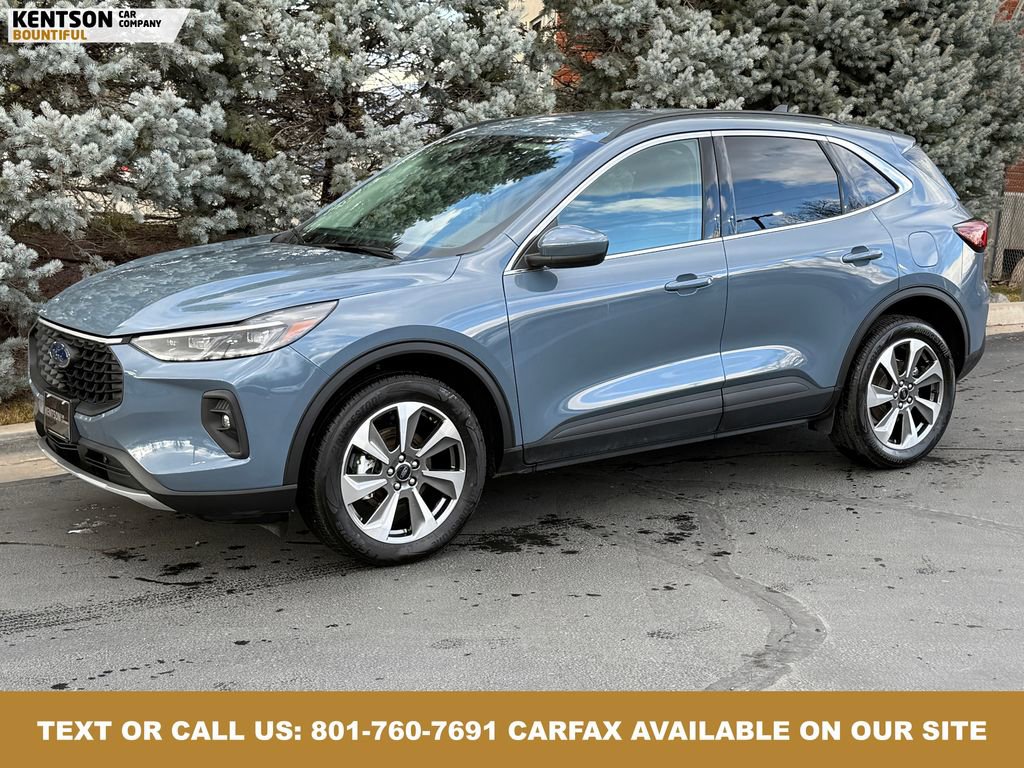 Used 2025 Ford Escape Platinum image 1