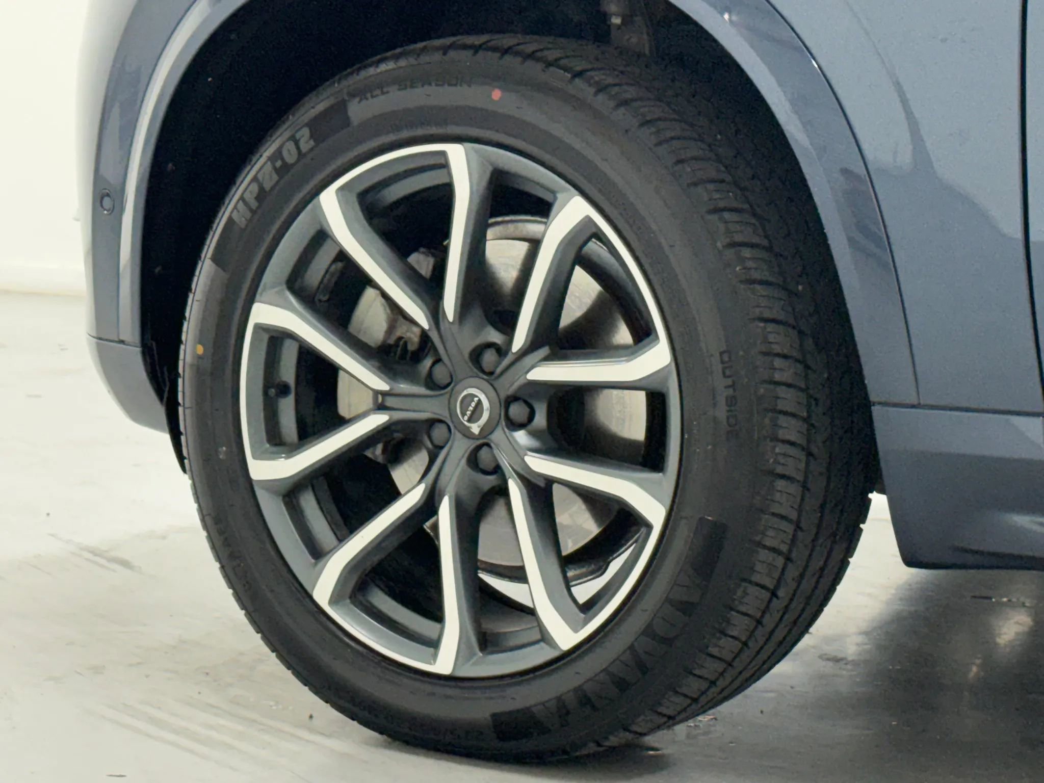 Used 2019 Volvo XC90 T6 Momentum w/ Advanced Package image 47