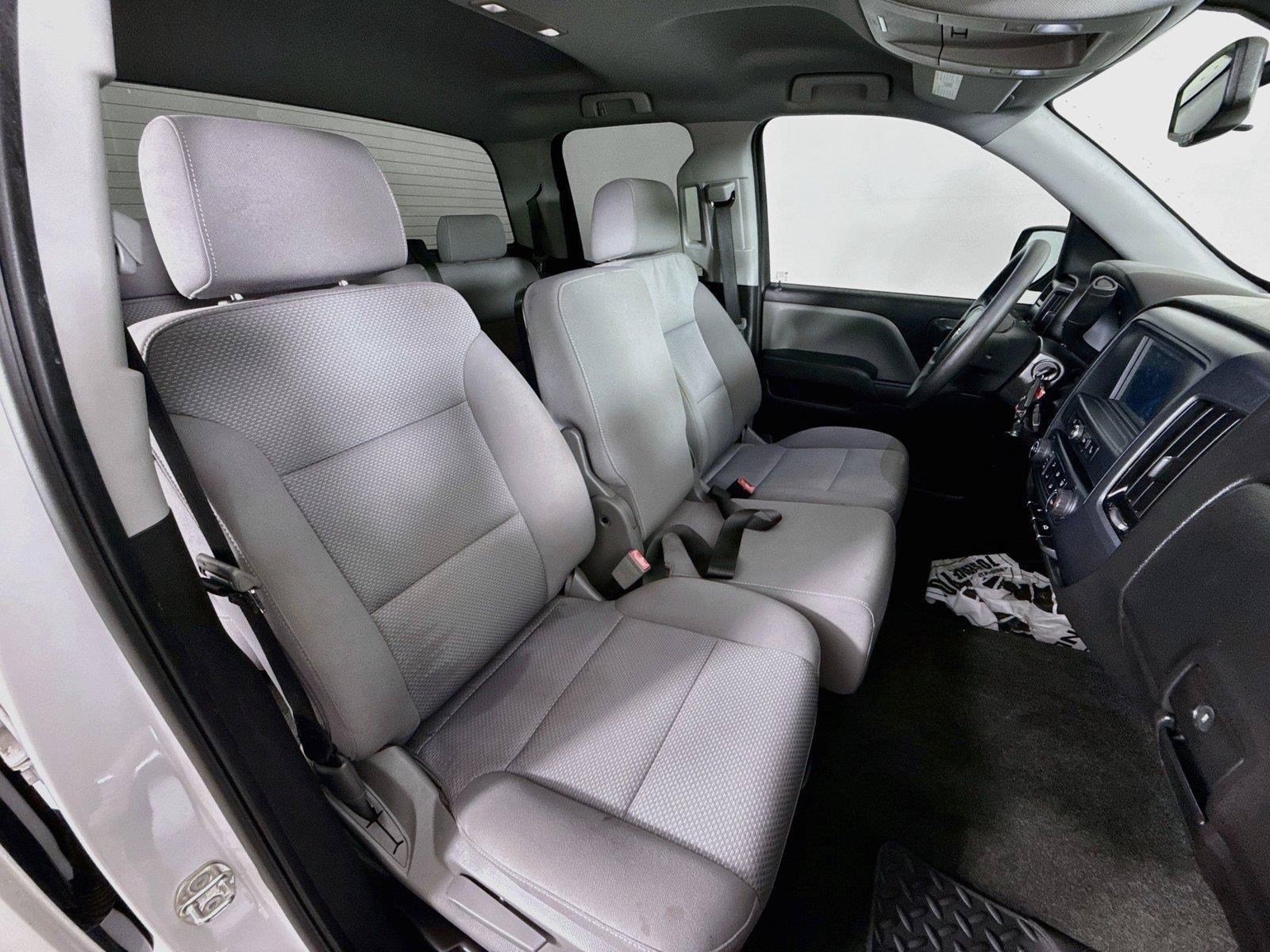 Used 2018 Chevrolet Silverado 1500 Custom w/ Custom Convenience Package RWD image 22