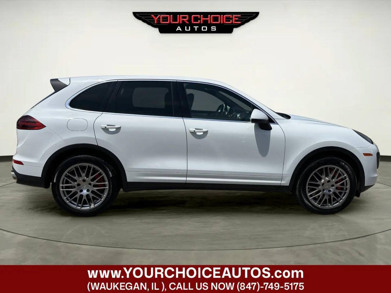 Used 2015 Porsche Cayenne Turbo AWD/4WD image 6