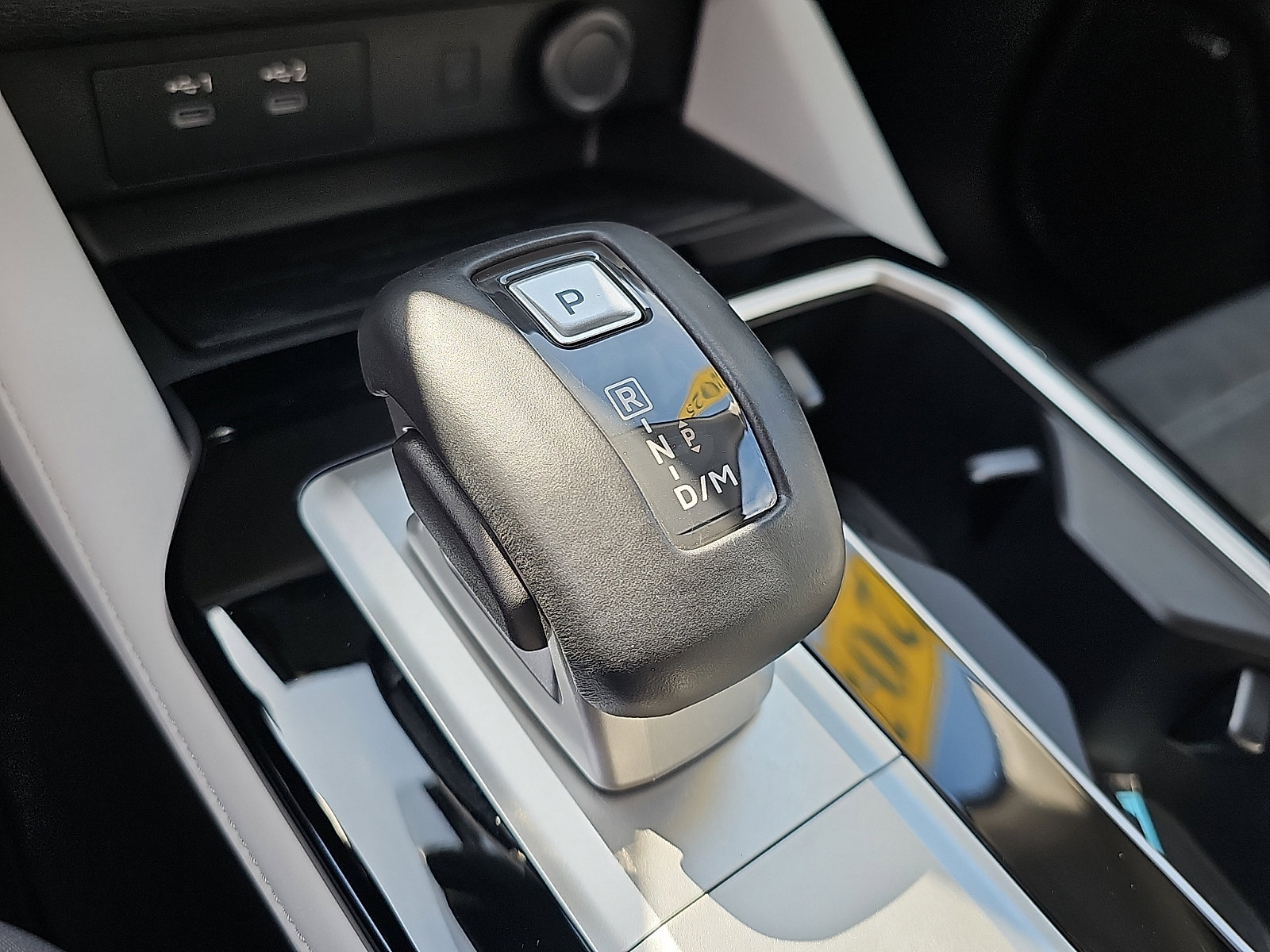 Used 2025 Mitsubishi Outlander SE AWD/4WD image 17