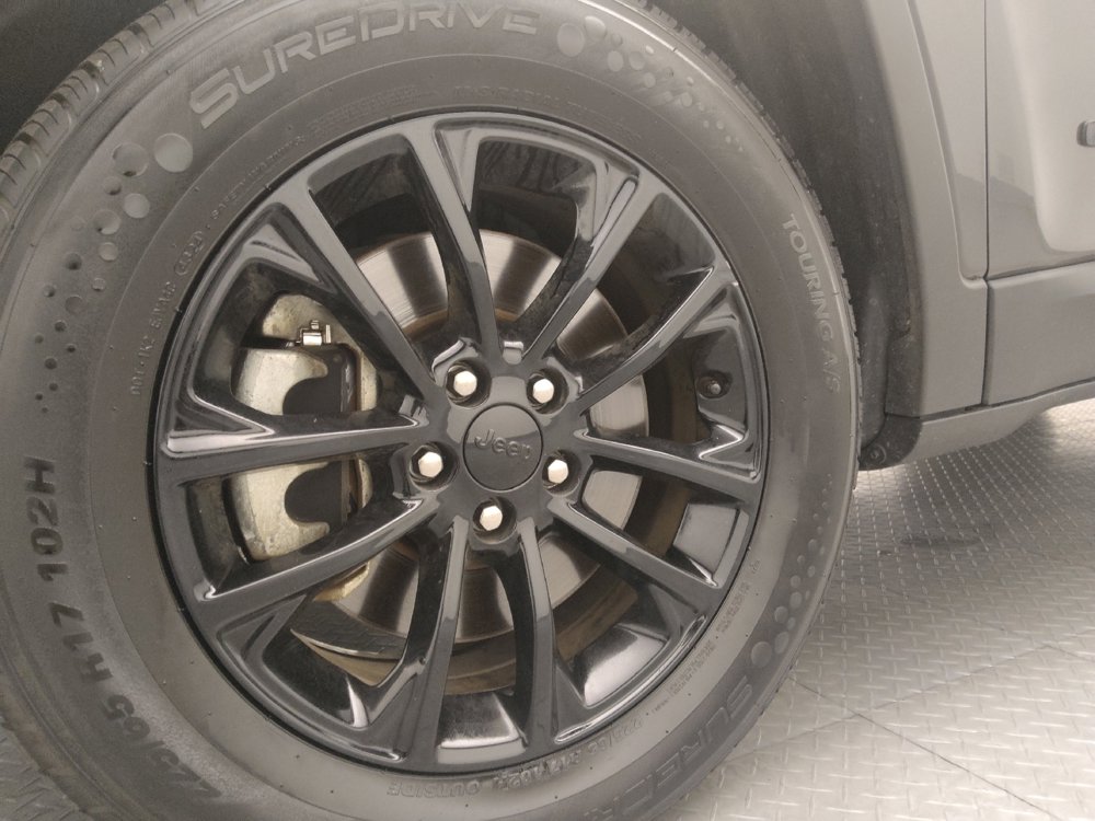 Used 2023 Jeep Cherokee Altitude Lux image 31