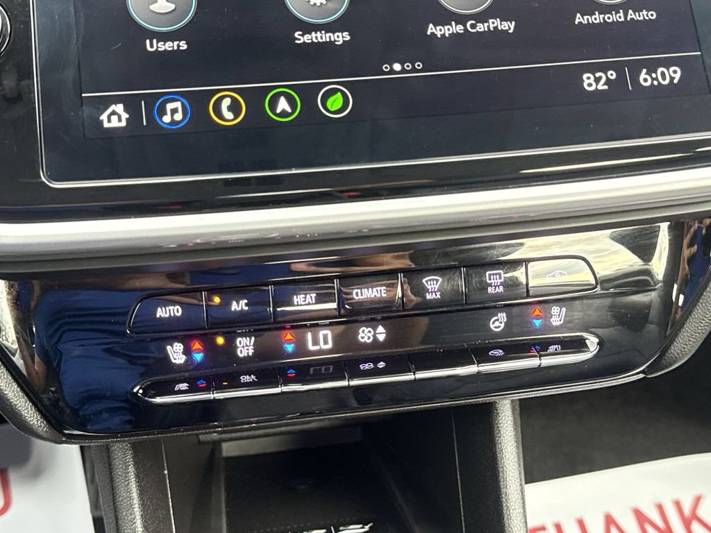 Used 2023 Chevrolet Bolt EUV Premier w/ Sun & Sound Package FWD image 17