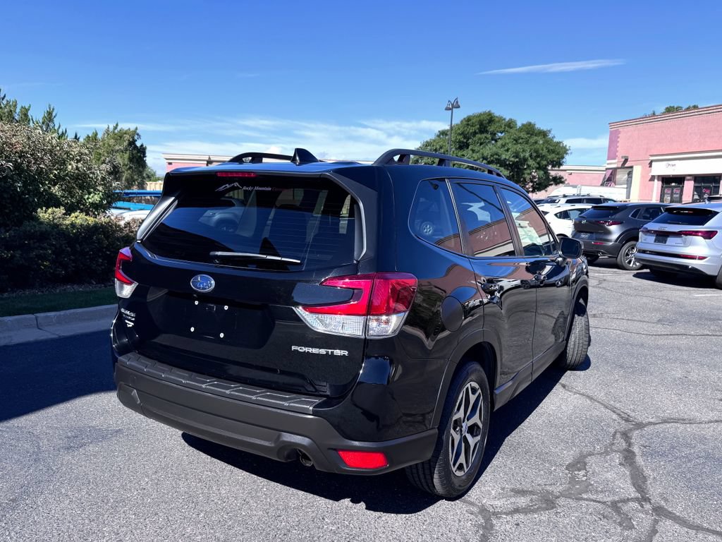 Used 2024 Subaru Forester Premium AWD/4WD image 7
