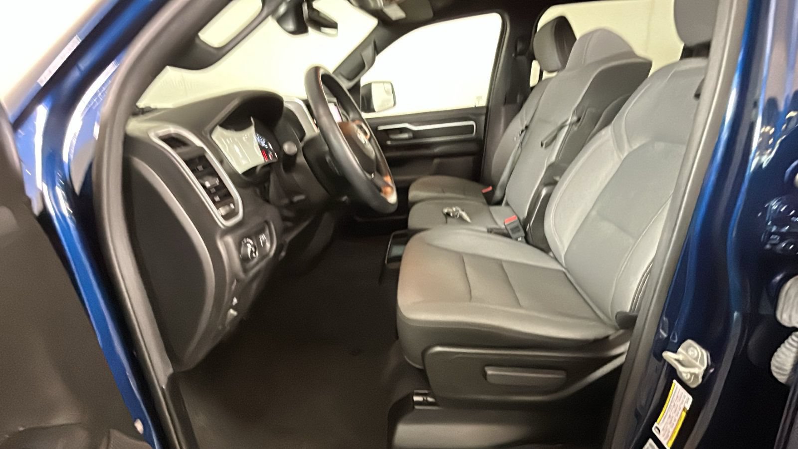 Used 2023 RAM 1500 Big Horn AWD/4WD image 13