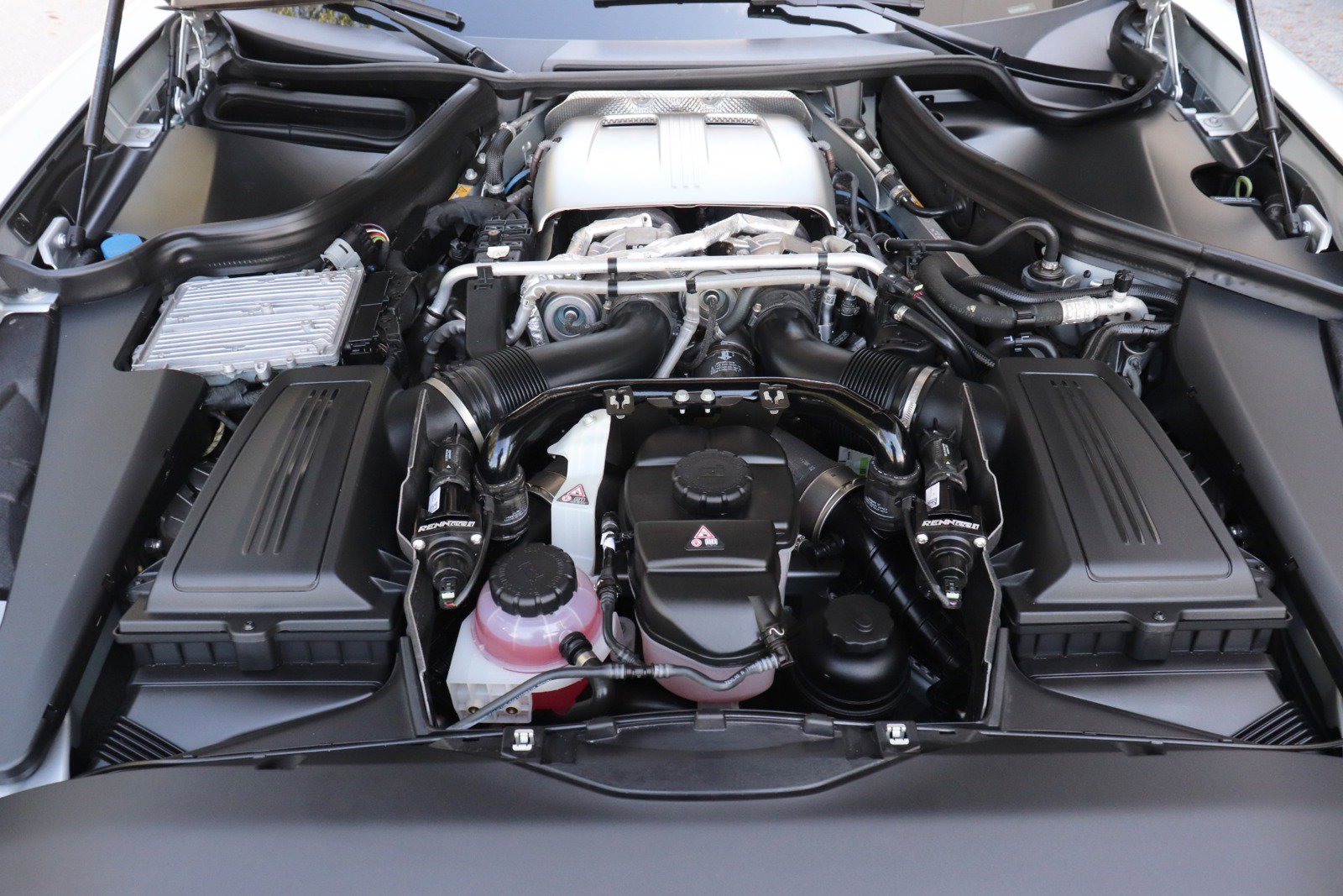 Used 2018 Mercedes-Benz AMG GT R image 23