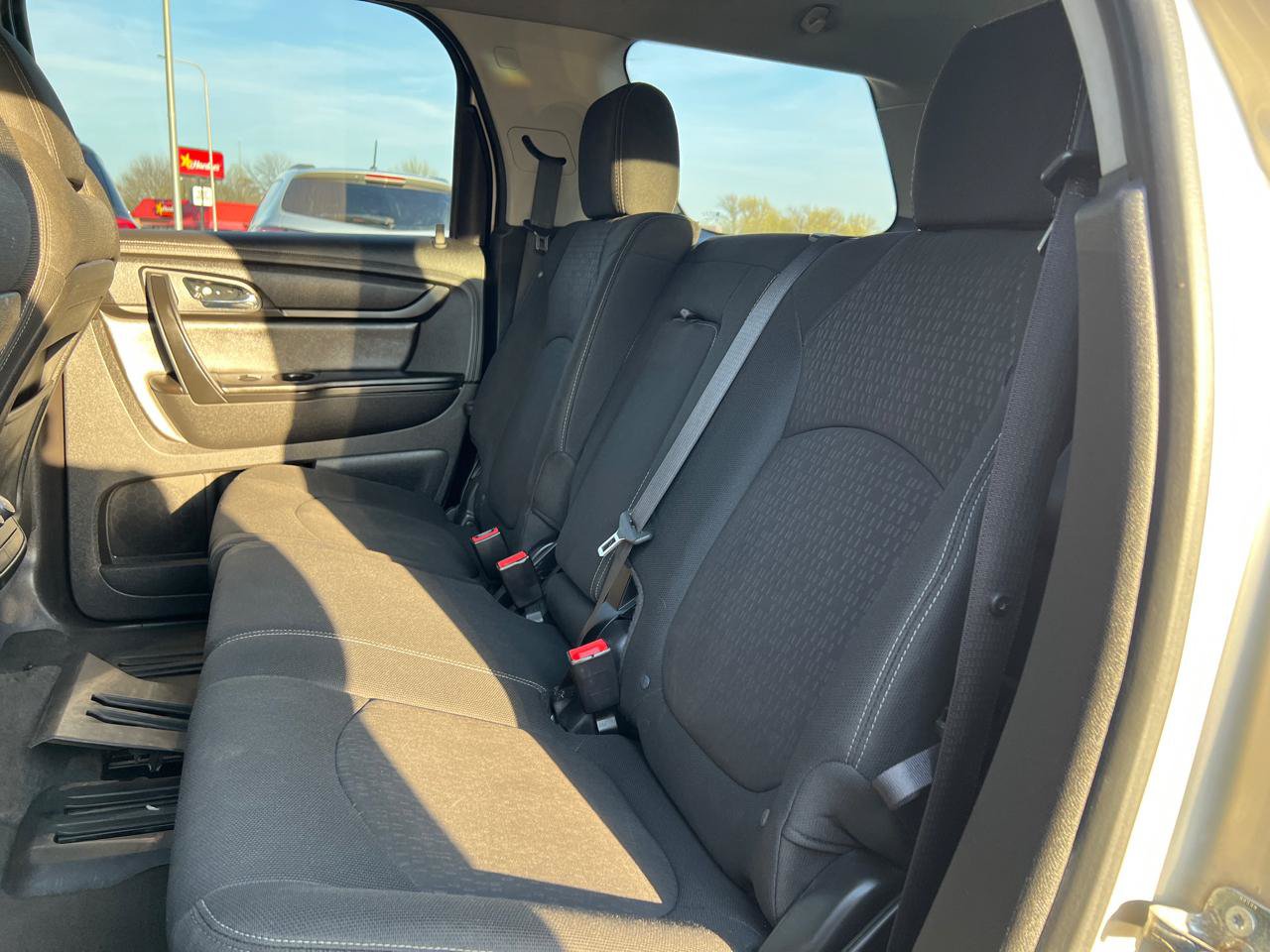 Used 2016 GMC Acadia SLE FWD image 19