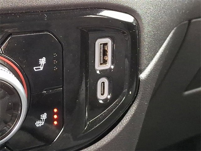 Used 2023 GMC Sierra 1500 SLE image 25