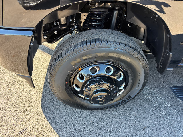 New 2027 RAM 3500 Laramie AWD/4WD image 31
