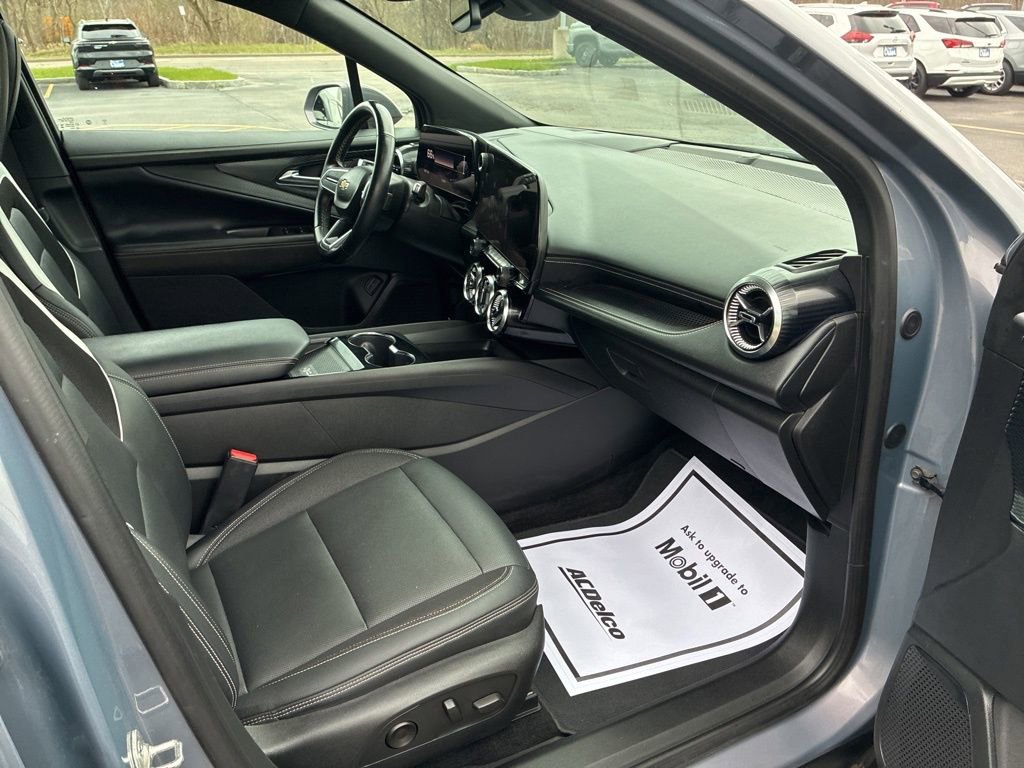 Used 2024 Chevrolet Blazer EV LT AWD/4WD image 34