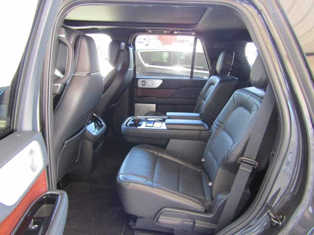Used 2023 Lincoln Navigator Reserve AWD/4WD image 36