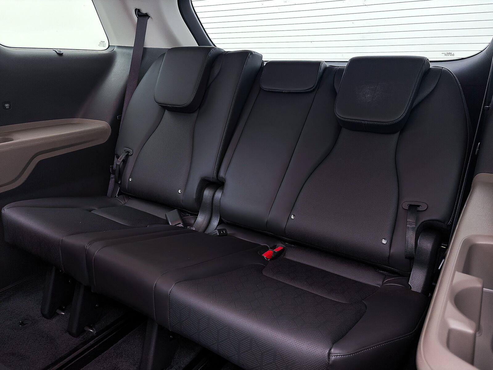 Used 2026 Kia Carnival EX FWD image 38