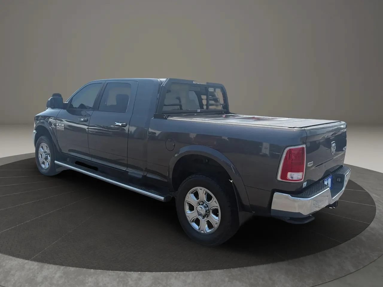 Used 2016 RAM 2500 Laramie w/ Convenience Group AWD/4WD image 3