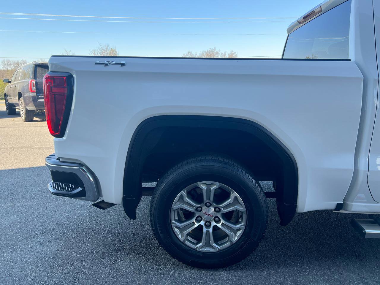 Used 2020 GMC Sierra 1500 SLT image 32