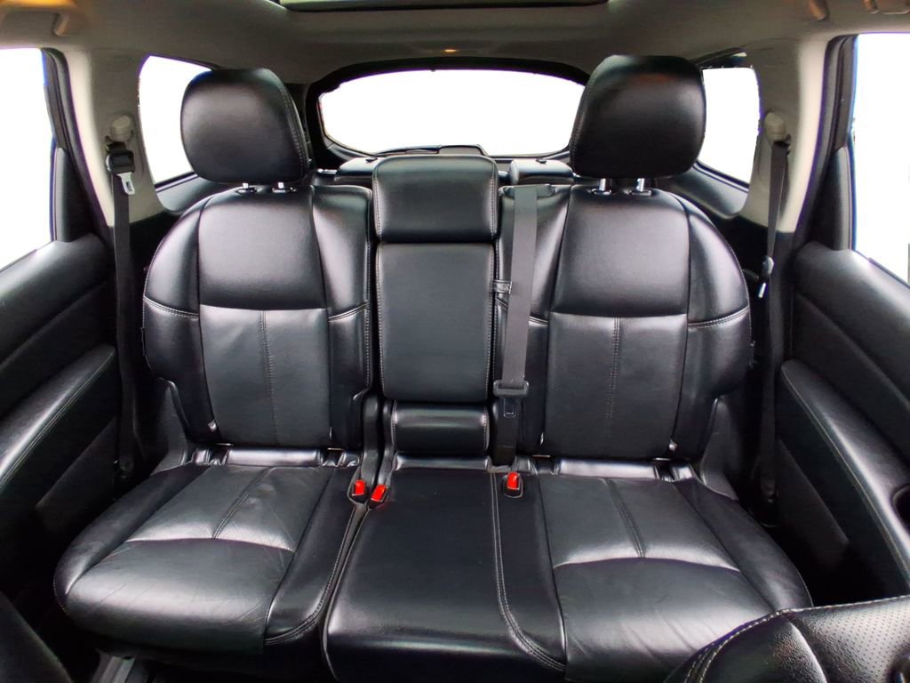 Used 2020 Nissan Pathfinder Platinum image 12