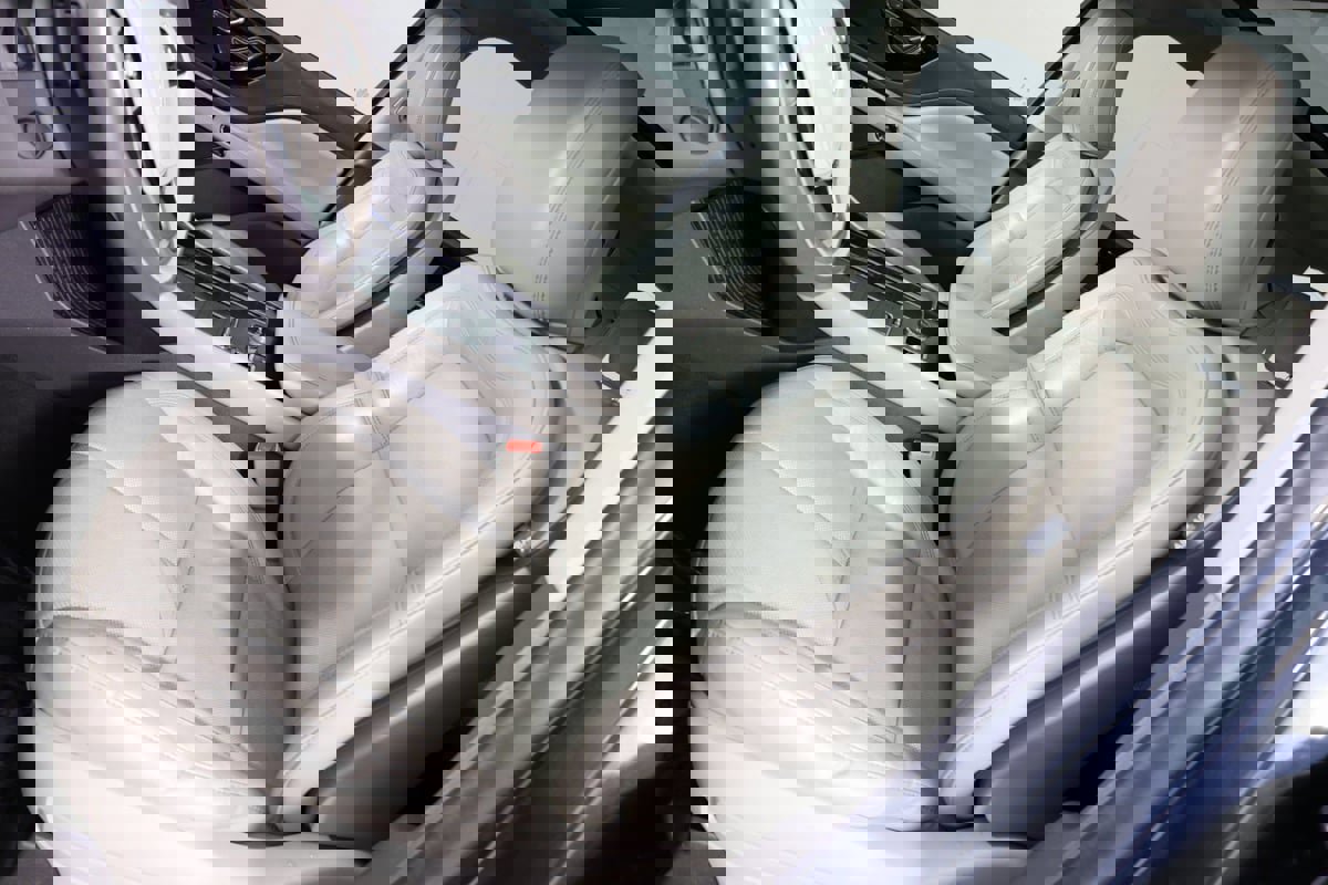 Used 2021 Lincoln Aviator Reserve w/ Class IV Trailer Tow Package image 10