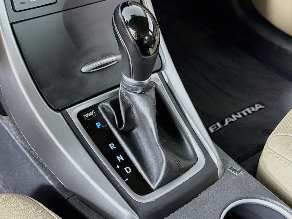 Used 2014 Hyundai Elantra Sport FWD image 23