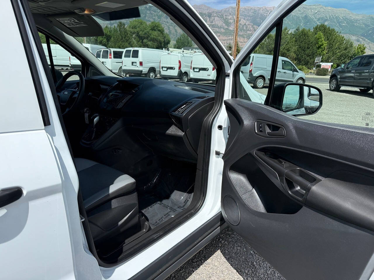 Used 2016 Ford Transit Connect XL FWD image 16
