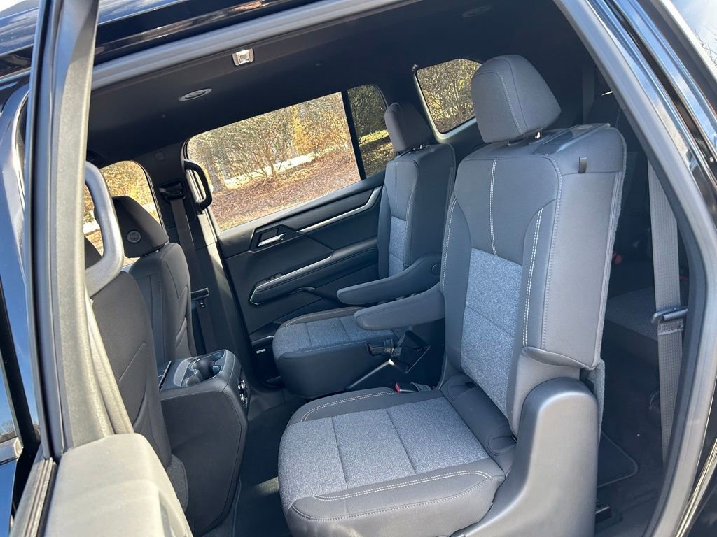 New 2026 GMC Acadia Elevation image 37