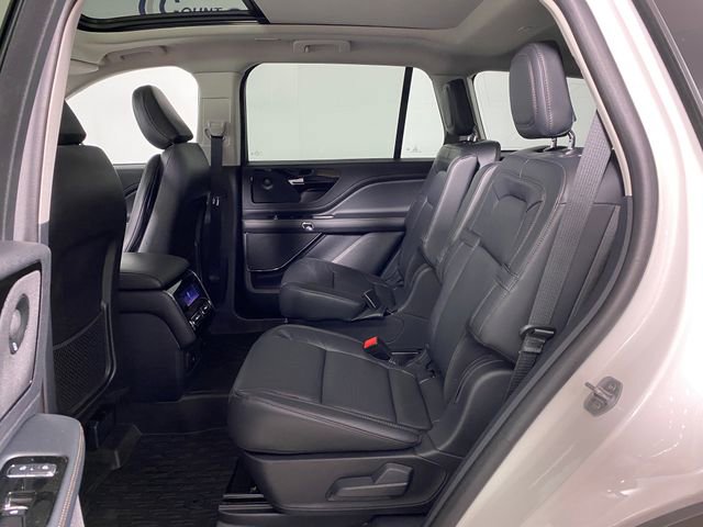 Used 2025 Lincoln Aviator Reserve w/ Illumination Package image 13