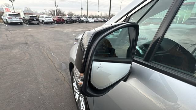 Used 2023 Toyota Sienna XSE image 40