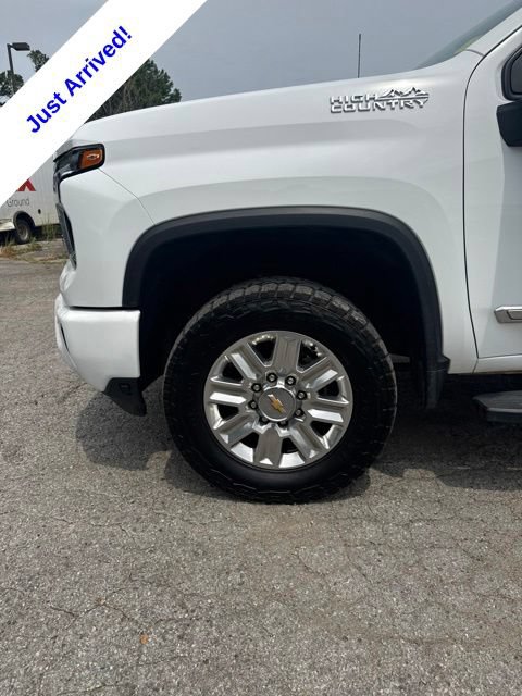 Used 2025 Chevrolet Silverado 3500 High Country w/ High Country Premium Package AWD/4WD image 9