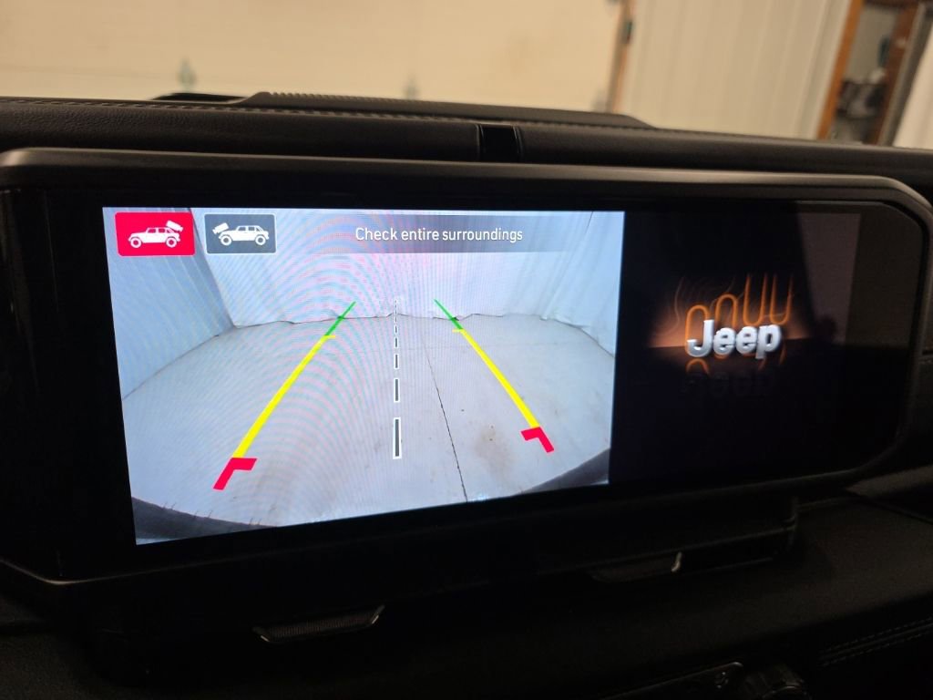 Used 2025 Jeep Wrangler Sahara w/ Technology Group image 16