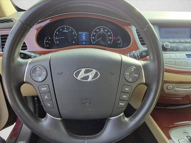 Used 2013 Hyundai Genesis 3.8 RWD image 12