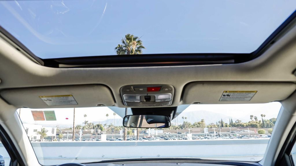 Used 2025 Kia Telluride S AWD/4WD image 19