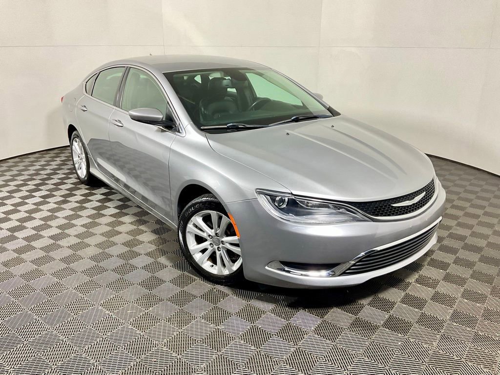 Used 2017 Chrysler 200 Limited Platinum FWD image 4