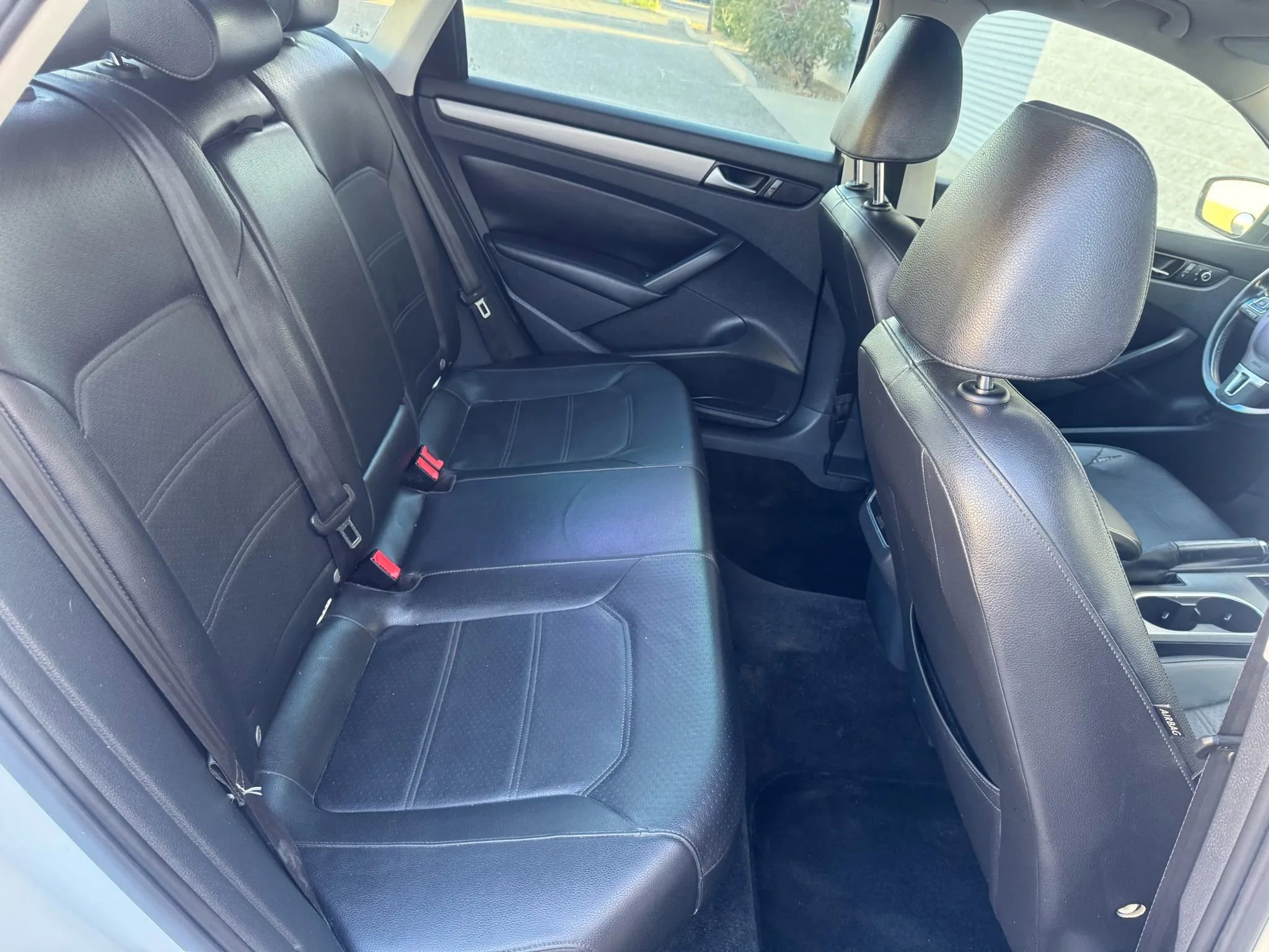 Used 2015 Volkswagen Passat TDI SE FWD image 18