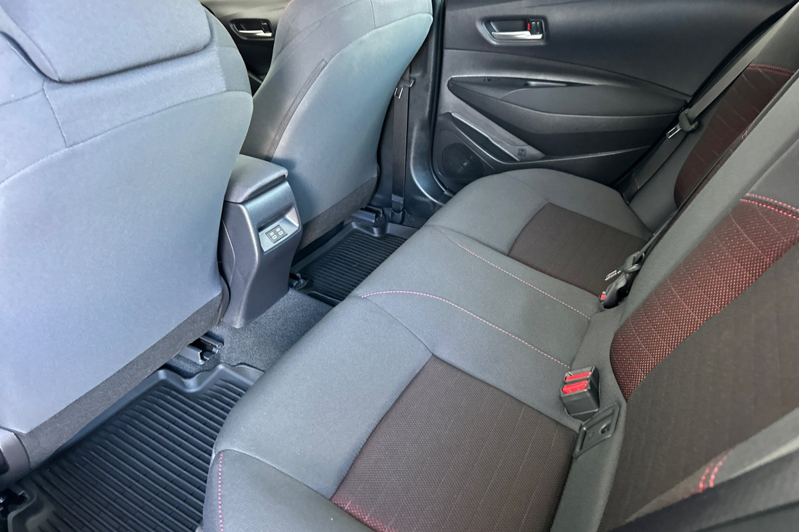 Used 2026 Toyota Corolla SE w/ SE Package FWD image 14