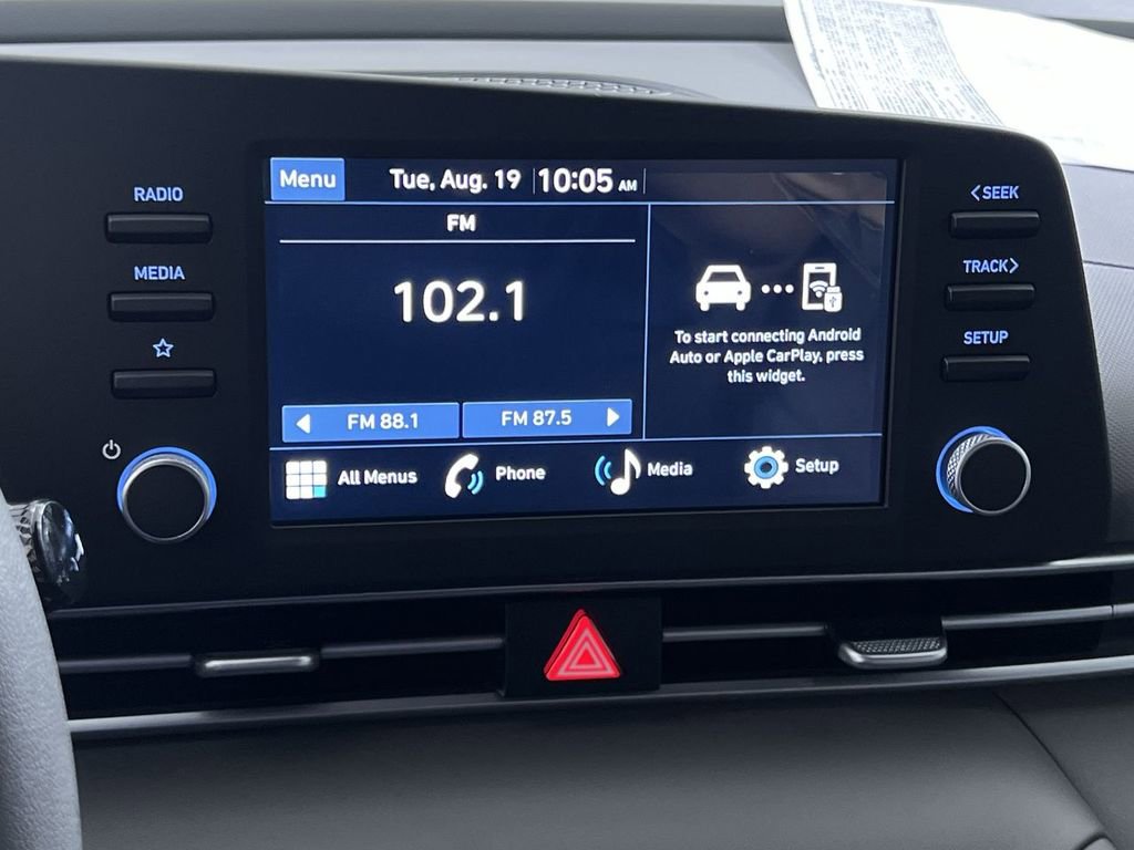 Used 2025 Hyundai Elantra SE image 25