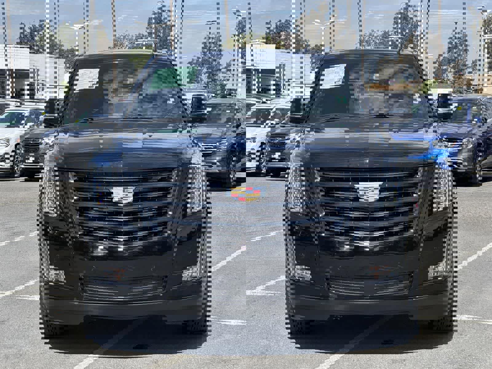 Used 2020 Cadillac Escalade Platinum w/ Escalade Sport Edition image 2