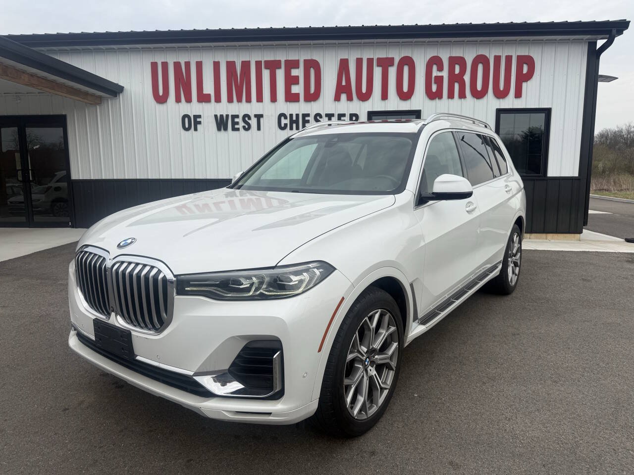Used 2021 BMW X7 xDrive40i w/ Parking Assistance Package AWD/4WD image 1