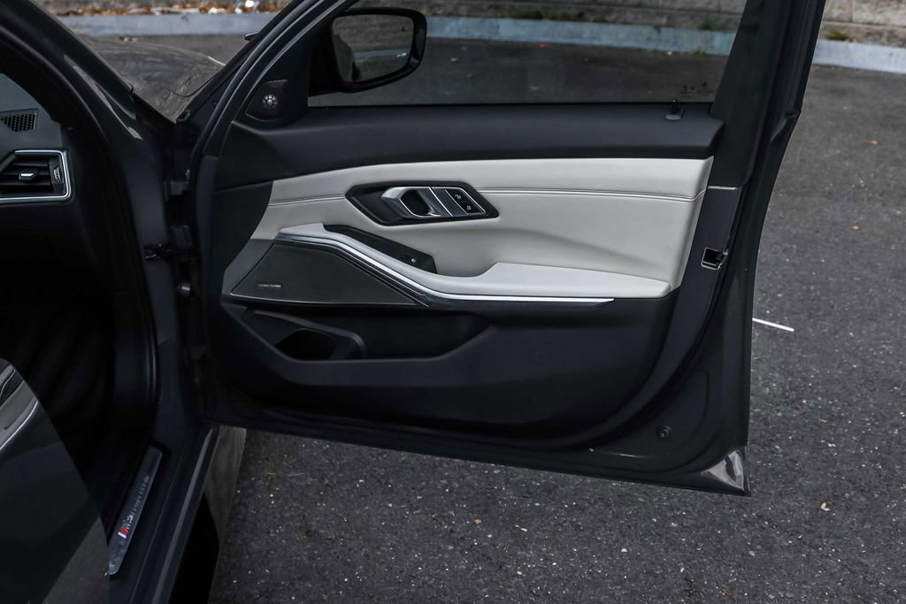 Used 2022 BMW M3 Competition w/ M Carbon Exterior Package image 13