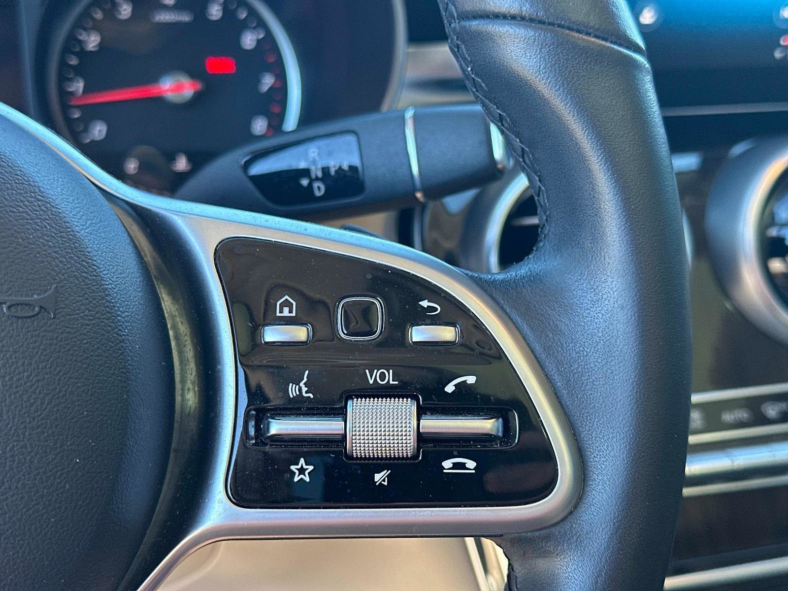 Used 2022 Mercedes-Benz GLC 300 image 26