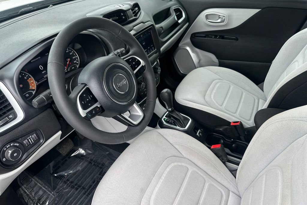 Used 2021 Jeep Renegade Latitude image 12