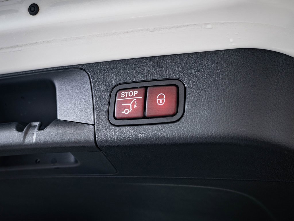 Certified 2024 Mercedes-Benz GLB 250 4MATIC image 18