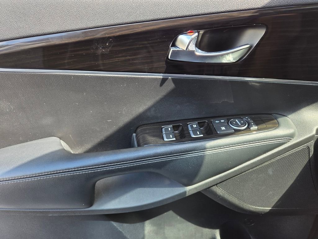 Used 2019 Kia Sorento L image 33