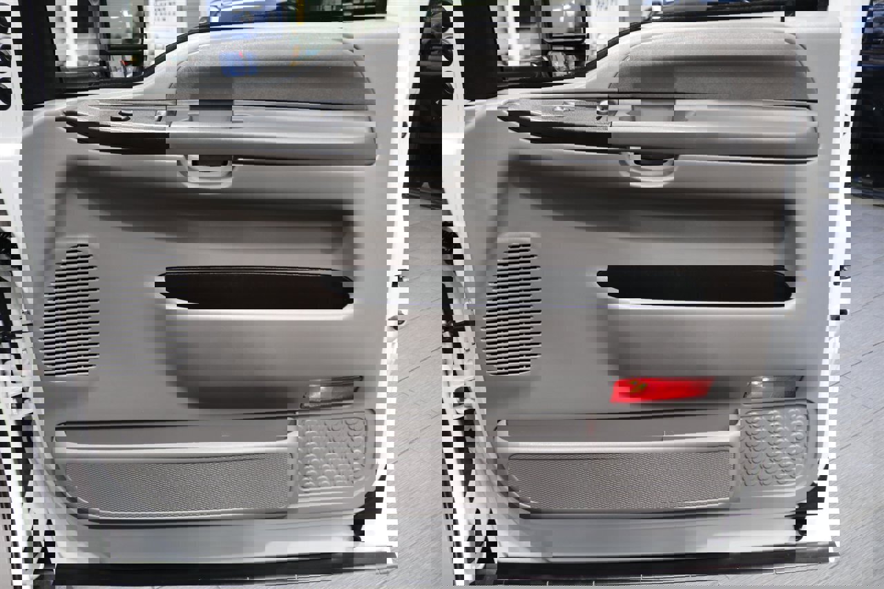 Used 2000 Ford F350 XLT image 63