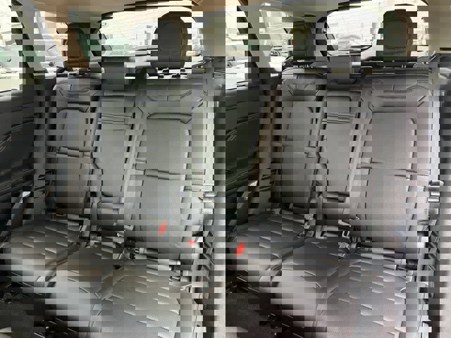 Used 2025 Lincoln Corsair Reserve w/ Towing Package image 14