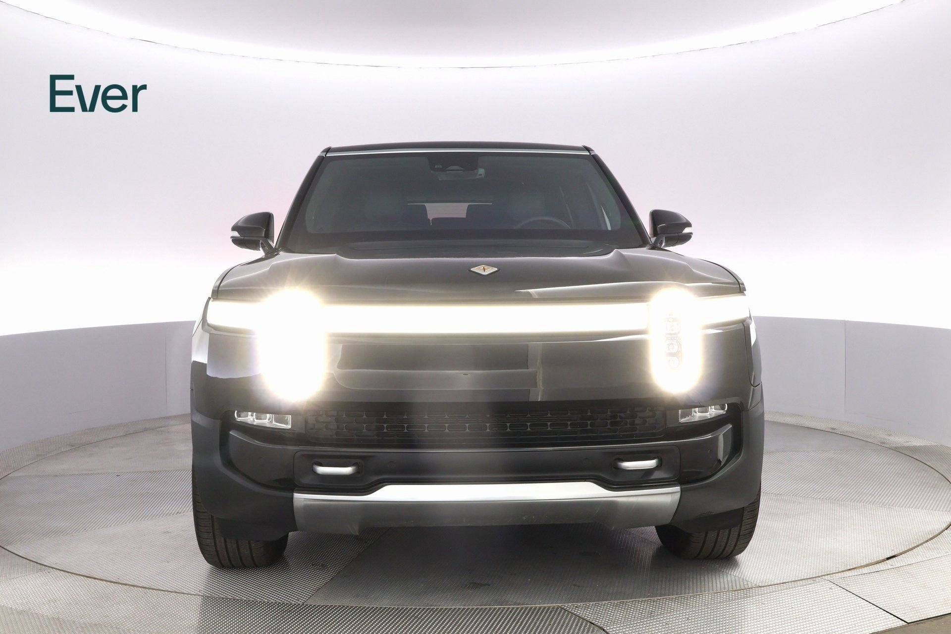 Used 2024 Rivian R1S Adventure image 3
