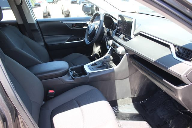 Used 2024 Toyota RAV4 LE AWD/4WD image 34