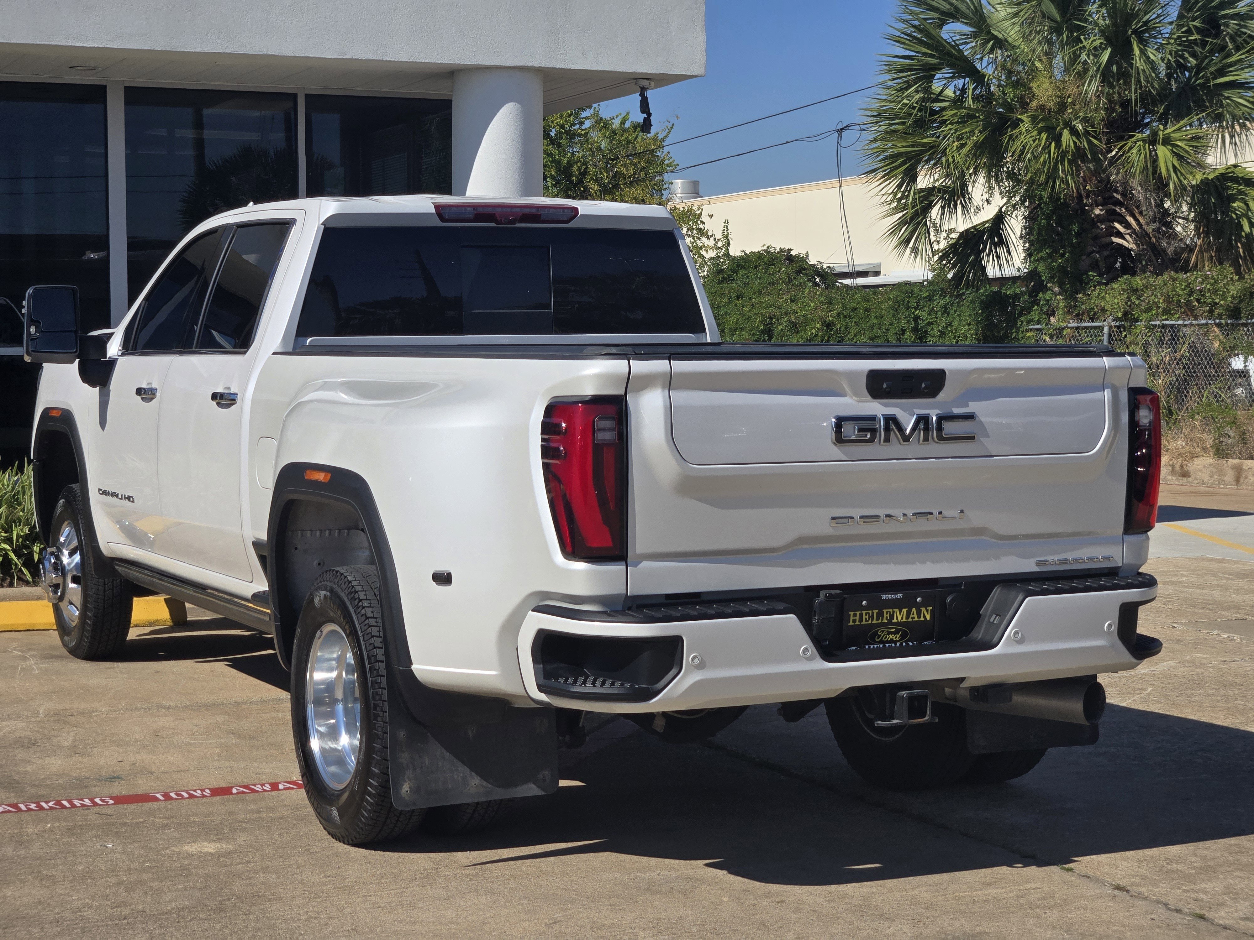 Used 2024 GMC Sierra 3500 Denali Ultimate image 4