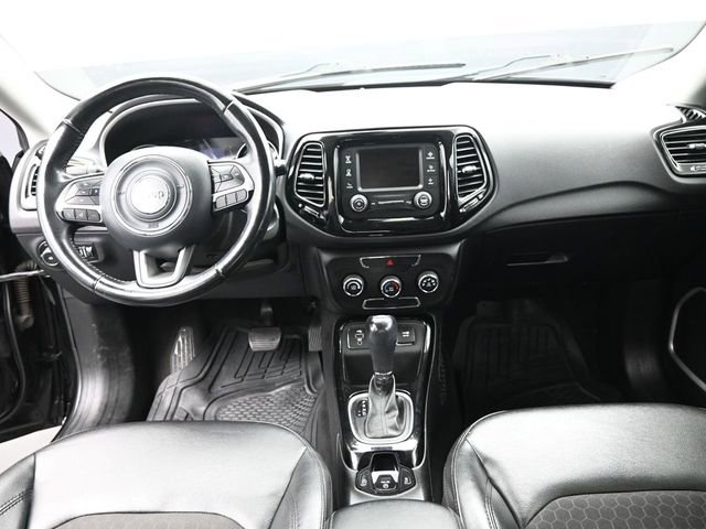 Used 2018 Jeep Compass Latitude FWD image 23
